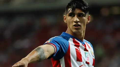 ¡Chivas no lo supera! Alan Pulido sigue demostrando por qué siguen soñando con su fichaje