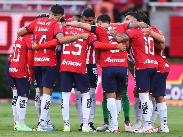 Colo Colo propuso triangular a Chivas junto a Flamengo