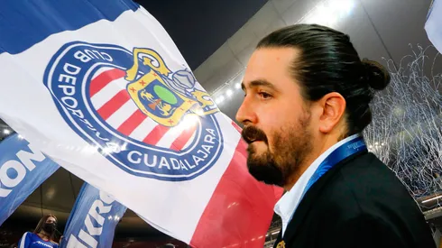 Amaury Vergara felicitó a Atlas y la afición de Chivas lo destrozan en redes sociales.