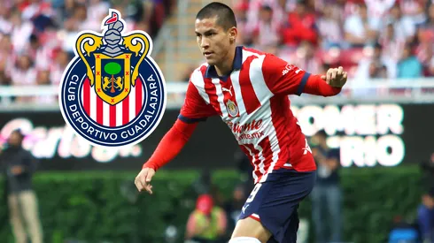 La tarde del viernes 1 de septiembre seguramente será una fecha que nunca olvidará el juvenil Juan Jesús Brígido, luego de que se anunciara la renovación de su contrato con el Club Guadalajara, lo cual incluye aumento salarial y ser blindado por el equipo más importante de México para tener la seguridad de que su proceso de formación va por buen camino. El atacante del Rebaño Sagrado apenas debutó en la presente campaña dentro de la Jornada 1 cuando se impusieron a León 2-1 en un encuentro espectacular, que le permitió a Veljko Paunović observar las grandes condiciones del futbolista de 21 años, quien venía de una buena campaña con el Club Deportivo Tapatío donde fue campeón. “Muy contento y agradecido por la oportunidad que me da Chivas y el Cuerpo Técnico del equipo que confío en mi. Ahora, como me lo comentó Fernando Hierro, ya di el salto a Primera División y viene lo más difícil, que es mantenerse”, fueron las palabras de Brígido al ser renovado con Chivas hasta el 2026. ¿Cuánto vale la cara de Jesús Brígido en Chivas? El extremo que puede jugar por cualquier de las bandas y que tiene una dinámica importante generando algunas comparaciones con un histórico de Guadalajara como lo es Alberto el Venando Medina, actualmente está tasado en 1.1 millones de euros, de acuerdo a reportes del portal es.besoccer.com. Con esto queda claro que irá en aumento conforme sus actuaciones sean más convincentes con la camiseta rojiblanca. Hasta el momento ha jugado nueve partidos, seis de la Liga MX, el amistoso contra Athletic de Bilbao, los dos de la Leagues Cup y ha marcado un gol, el cual se dio en la Jornada 3 contra Necaxa.