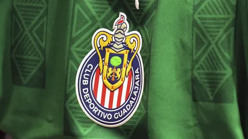 Zapopan, Jalisco, 29 de septiembre de 2022. Detalle de la nueva playera de Chivas, durante la presentación del nuevo uniforme de las Chivas Rayadas del Guadalajara, celebrada en el Centro Comercial La Perla. Foto: Imago7/ Sandra Bautista