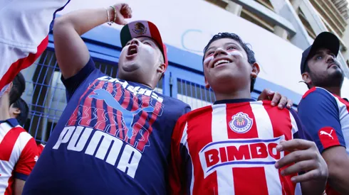 La afición de Chivas respondió con ánimo al nostálgico regreso al Estadio Jalisco