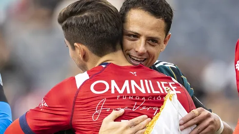 Chicharito Hernández se aleja de su regreso a Chivas con una reciente decisión