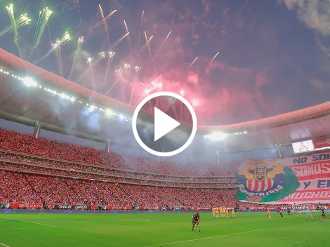 Así de lastimado quedó el césped del Estadio Akron