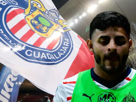 La afición de Chivas se acordó de Alexis Vega tras la goleada ante Atlas