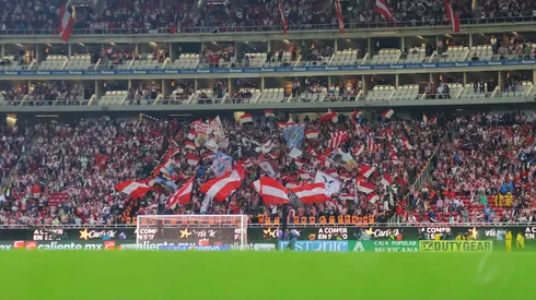 Afición cumple con el pedido de Paunovic y arma una fiesta en el Akron.