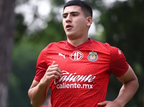 Raúl Martínez sería perdonado por Chivas no por Veljko Paunovic