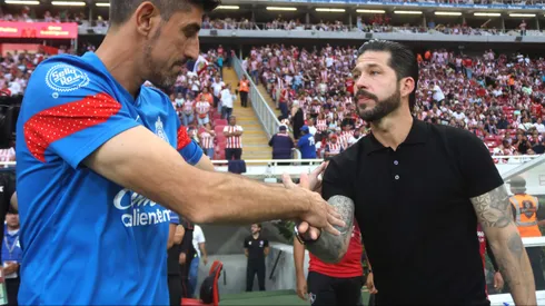 Benjamín Mora vuelve a enfrentar a Veljko Paunovic en el Clásico Tapatío