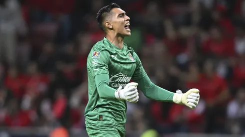 Raúl Rangel se ganó los pocos elogios de la afición de Chivas tras el empate en Toluca