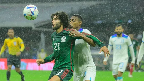 La reacción de la afición de Chivas a los penales del Chino Huerta en la Selección Mexicana.