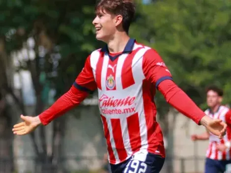 Armando González sigue de racha en Chivas