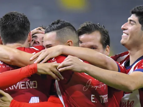 Llega a Chivas uno de los peores delanteros