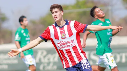 Armando González se quedaría en Chivas.