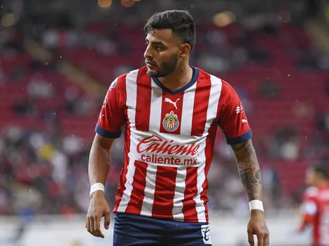 Club de Turquía envió oferta a Chivas y podría robarle a Alexis Vega a Cruz Azul