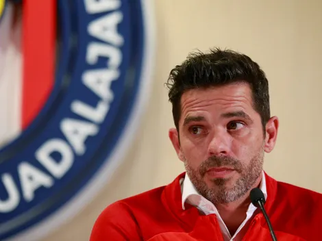 Chivas no debutó y la afición estalló con Fernando Gago.