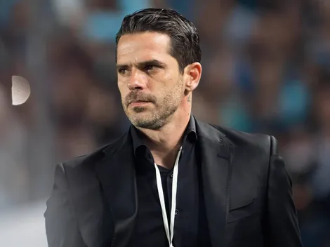 Esposa de Fernando Gago reveló la primera foto del DT con ropa de Chivas