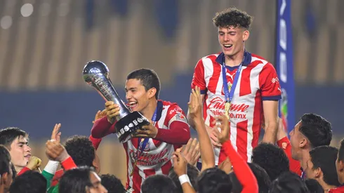 Los volantes campeones del Sub-23.