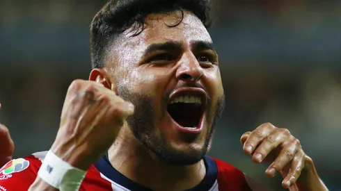 Desde Europa busca a Alexis Vega.