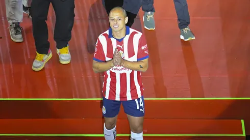 ¿Quiénes recibieron a Chicharito Hernández?