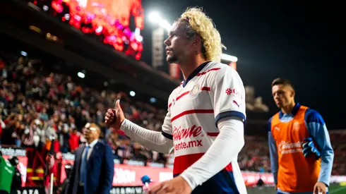 Cowell se gana los elogios en Chivas.