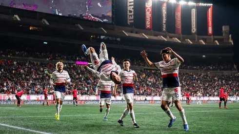 Primer gol de Alvarado en el torneo.