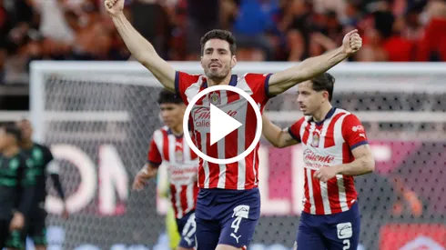 Antonio Briseño tuvo un motivador gesto con los tres debutantes de Chivas
