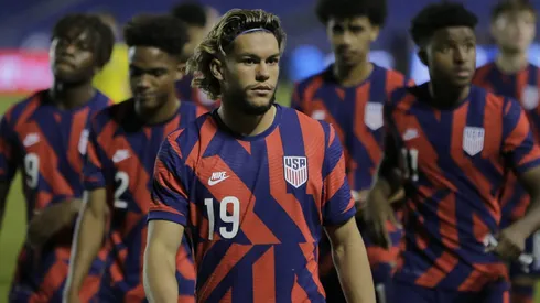 Cade Cowell estaría registrado para jugar en Chivas.