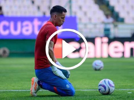Óscar Whalley se lució con atajadas espectaculares en entrenamiento