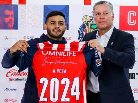 Peláez, el responsable de que Chivas no pueda desprenderse de Alexis Vega