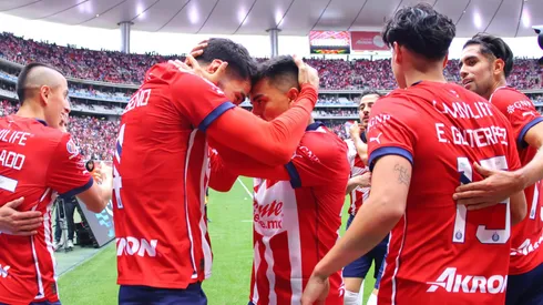 Chivas puede perder dos jugadores claves.