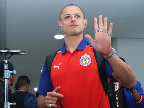 ¿Es titular Chicharito Hernández en Chivas vs. Pumas?