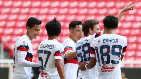 El debut que podría tener Chivas ante Pumas.