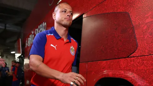 Chicharito, a nada de su debut.