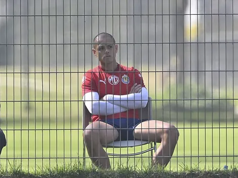 Antes del debut, así protege Chivas a Chicharito
