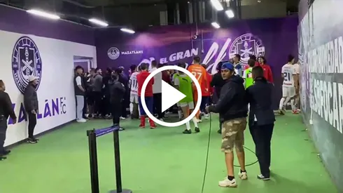 La gresca duró varios minutos en el túnel frente a los vestidores del Estadio El Encanto