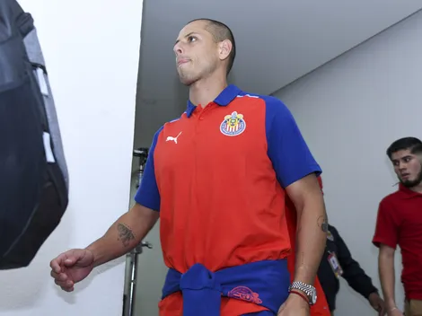 Así se gana Chicharito su lugar en el plantel de Chivas