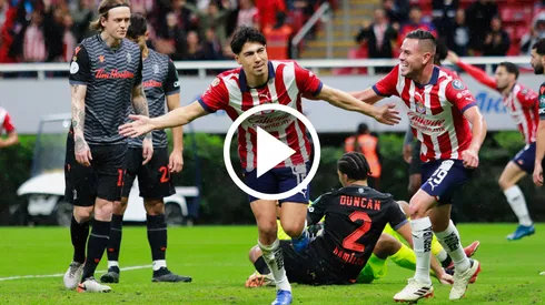 Erick Gutiérrez se estrena con Chivas en la Concachampions y anota en su primera jugada