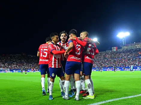 Así protege Víctor Guzmán a los canteranos de Chivas