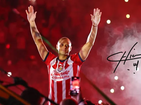 Esto dicen la firma y el lenguaje de corporal de Chicharito