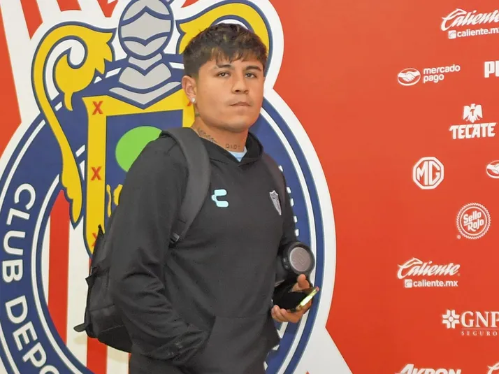 Sorprende Chofis con su nuevo romance en Pachuca