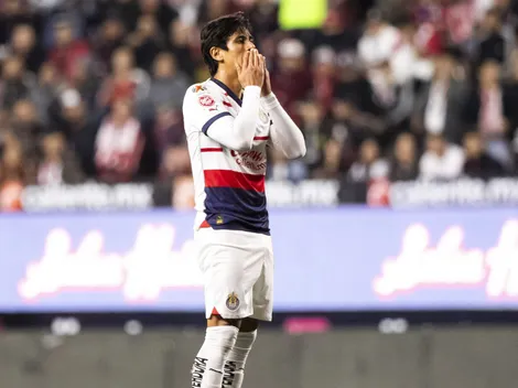 JJ Macías levanta la mano en Chivas
