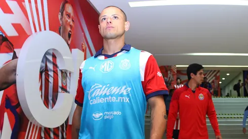 La extraña decisión de Fernando Gago con Chicharito Hernández en el 2024