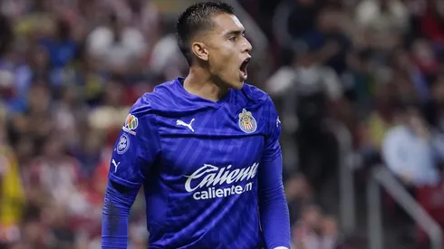 Rangel le dice una verdad a Atlas.