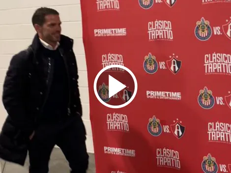 Fernando Gago ignoró a la prensa en Los Ángeles