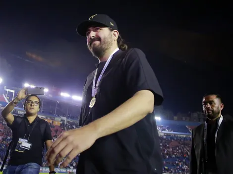 Amaury Vergara presenta al nuevo integrante de Chivas