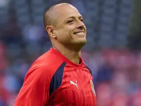 La reacción de Chicharito en sus redes al regreso de Carlos Cisneros