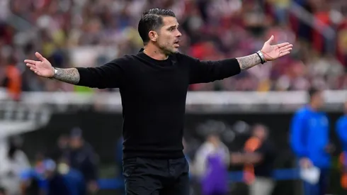 Fernando Gago quedó con bronca por el arbitraje del Clásico Nacional.