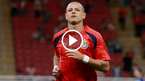 Chicharito y una curiosa entrada en calor.