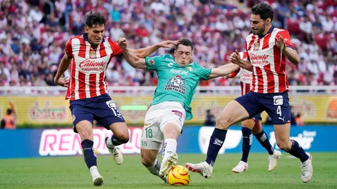 Se busca acompañante para Antonio Briseño en la zaga.