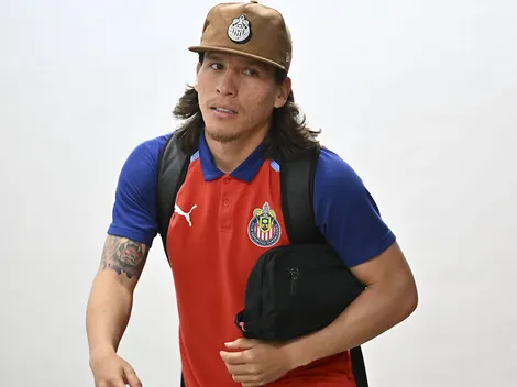 ¿Debe ser titular el Oso González en Chivas vs. América?